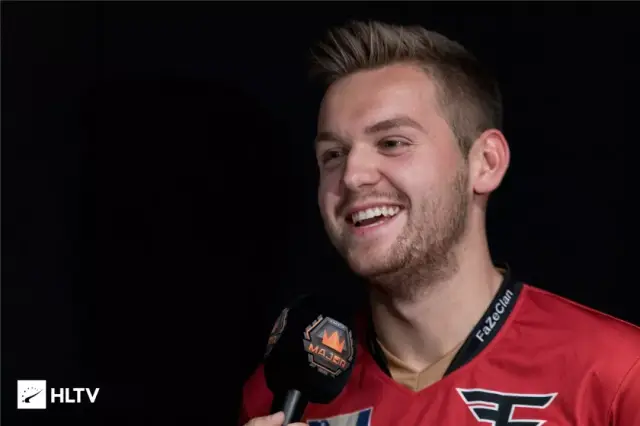 GEN决赛挑战T1，管泽元预测战果，Chovy小花生是关键